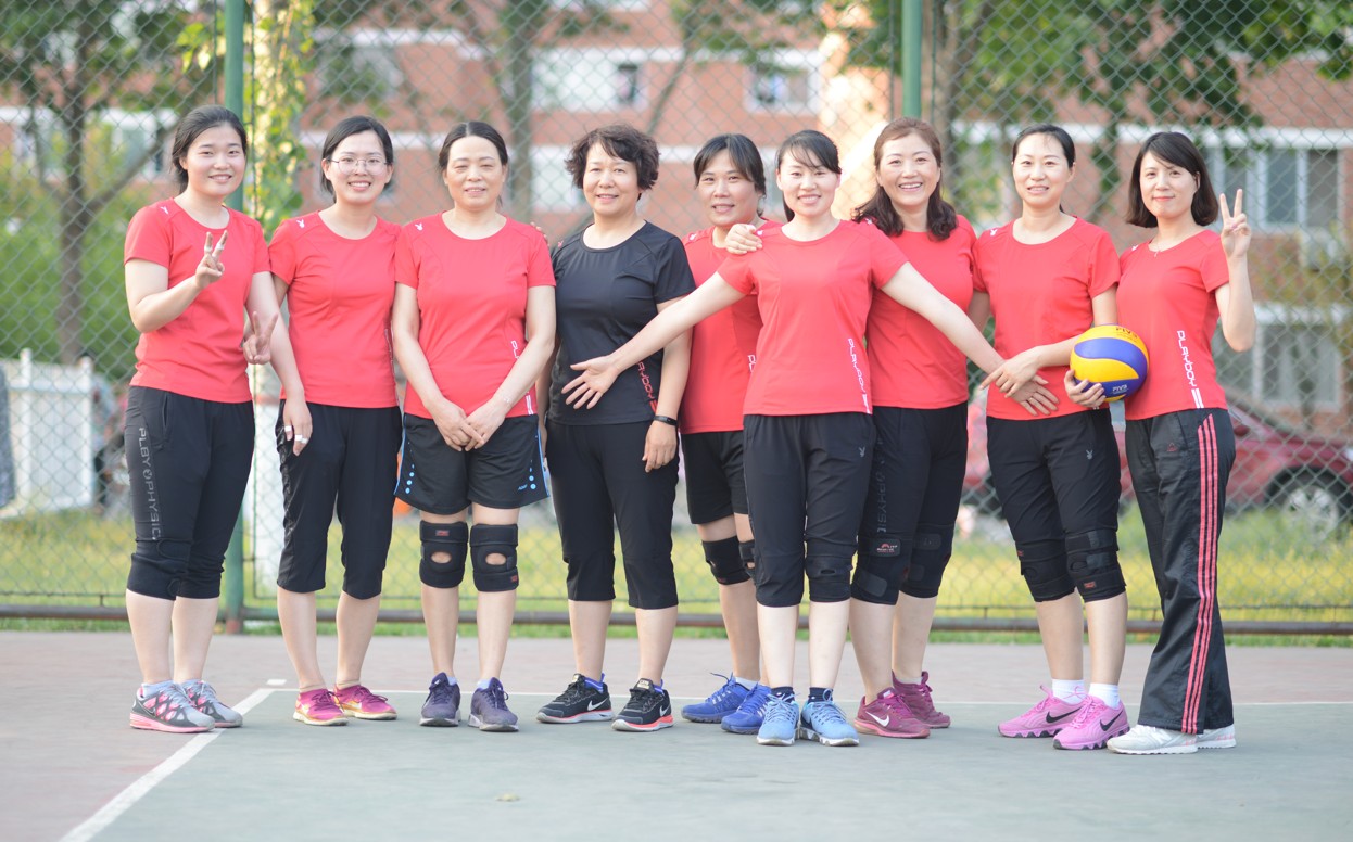 女排合影