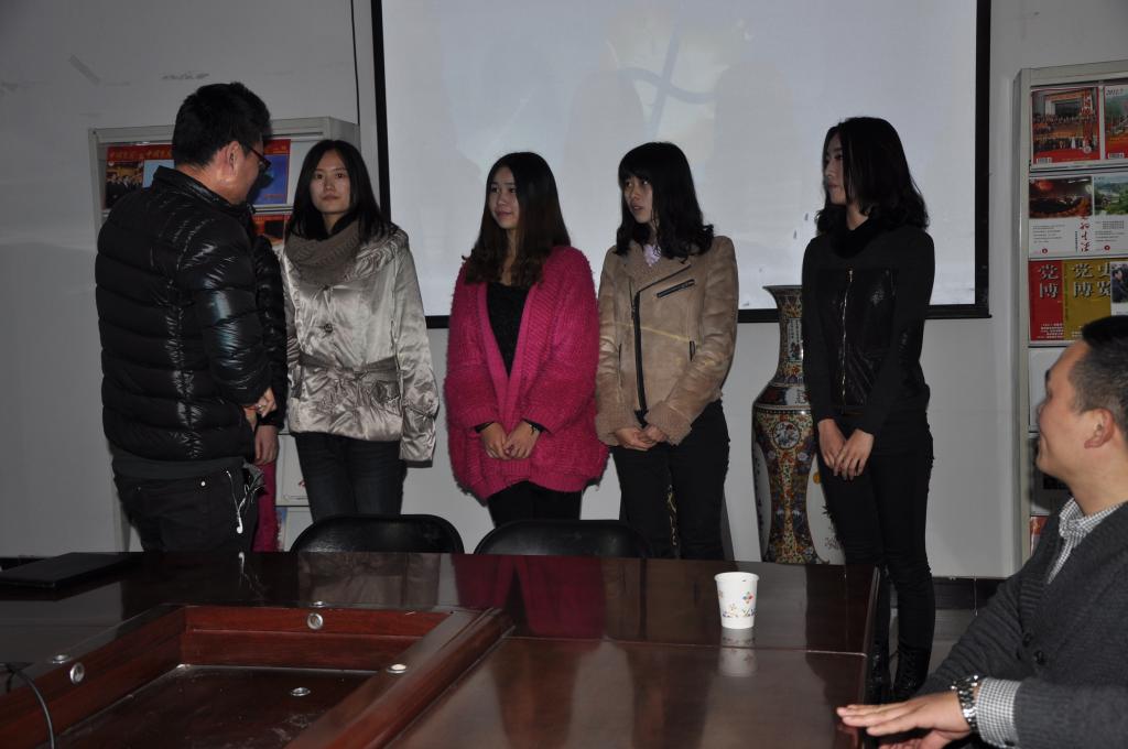 刘林先生现场招聘了四名模特