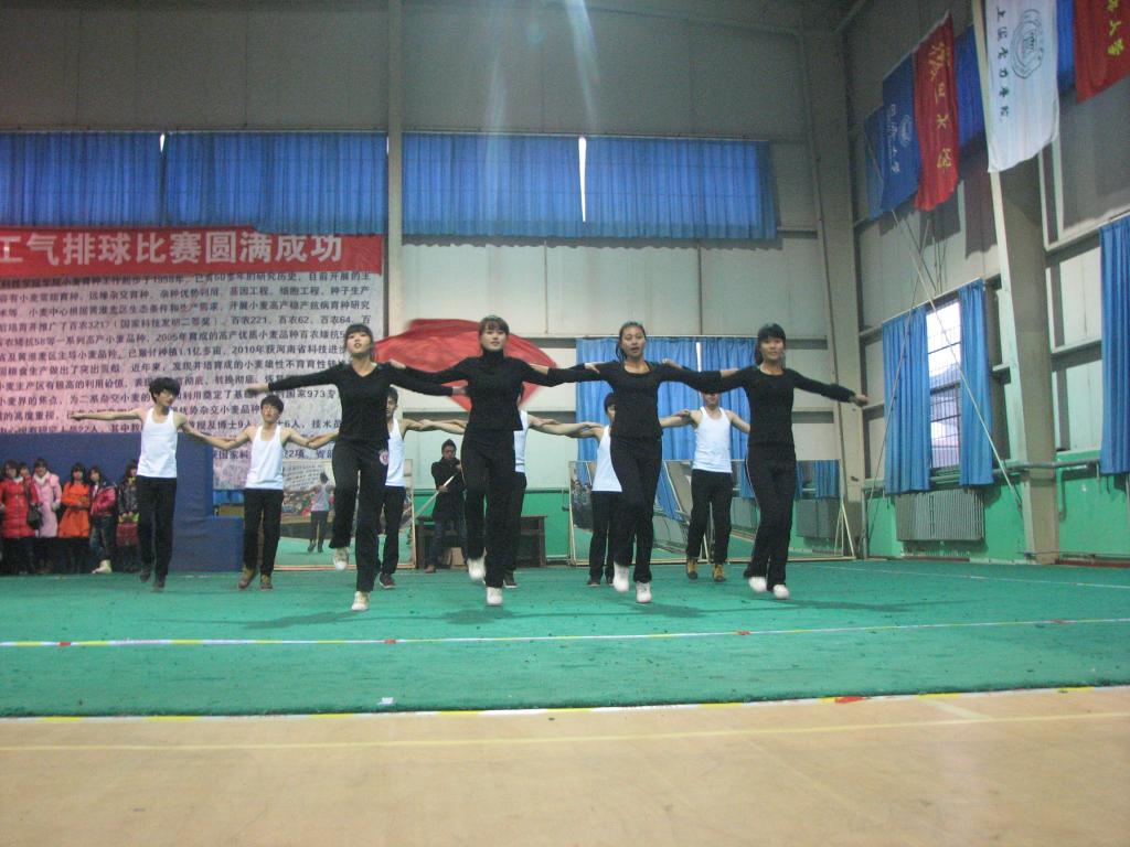 DG娱乐城(中国)唯一官方网站代表队在男女混合十人组比赛中的精彩表现