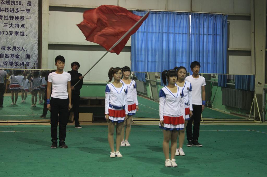 DG娱乐城(中国)唯一官方网站代表队在男女混合六人组比赛中的精彩表现