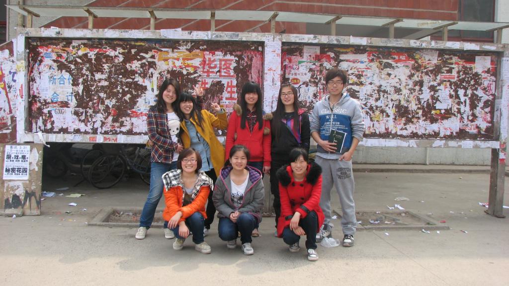 活动结束后同学们在现场的合影