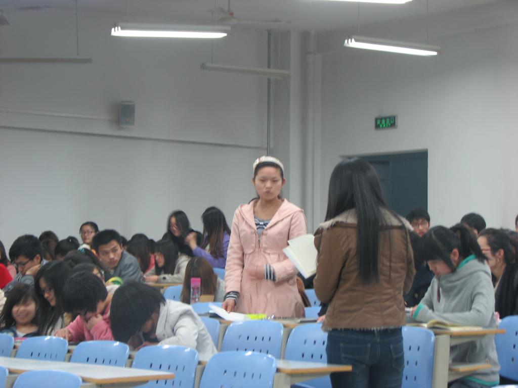会上同学们自由发言